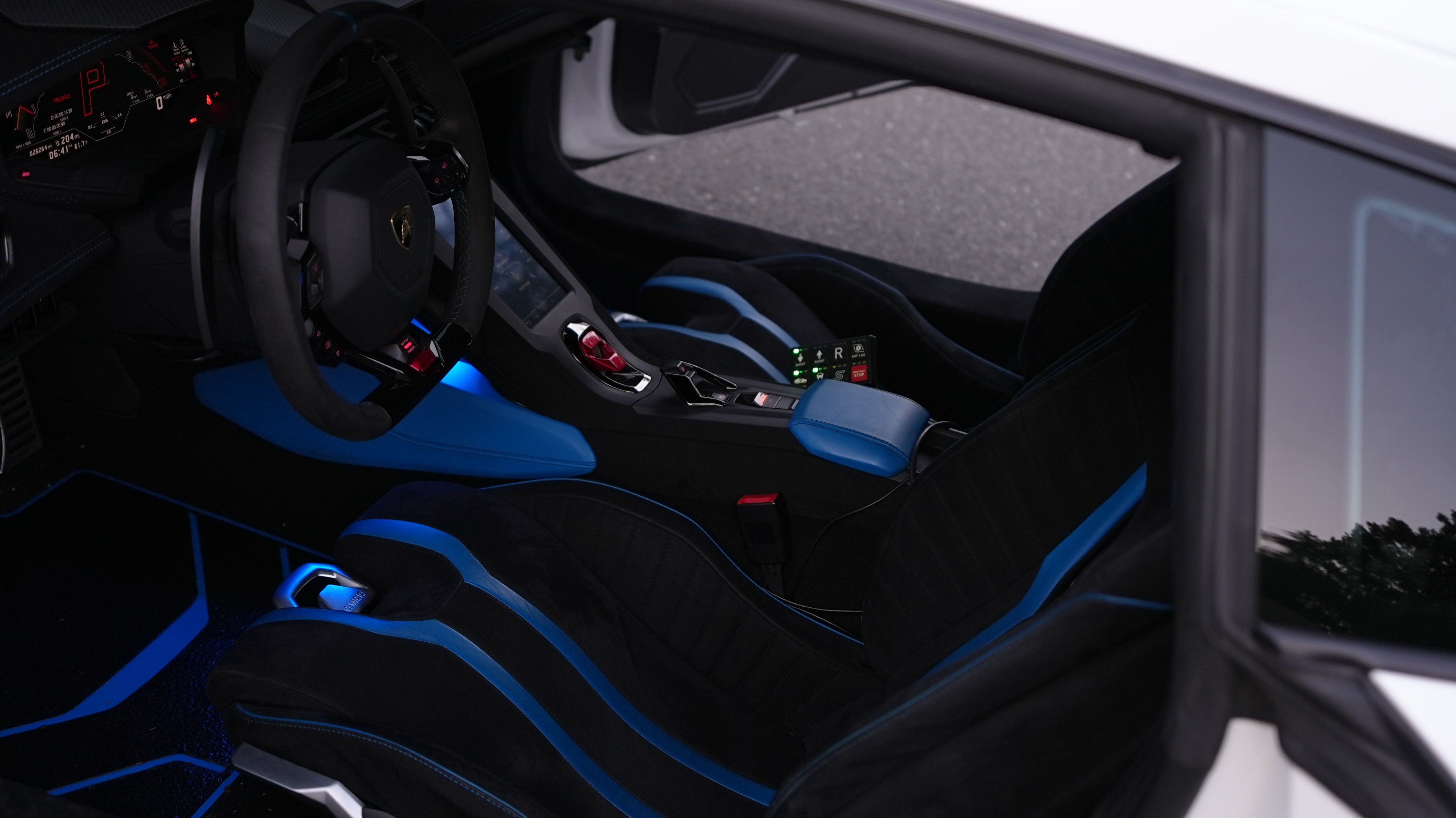 Used 2022 Lamborghini Huracan STO RWD image 22