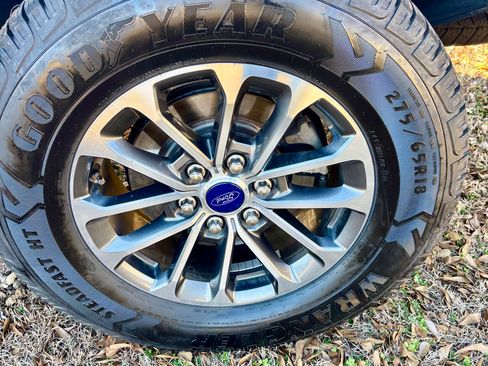 Used 2020 Ford F150 XLT w/ Equipment Group 302A Luxury image 9