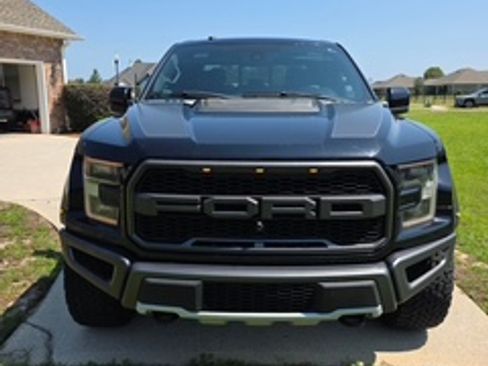 Used 2017 Ford F150 Raptor w/ Equipment Group 802A Luxury AWD/4WD image 8