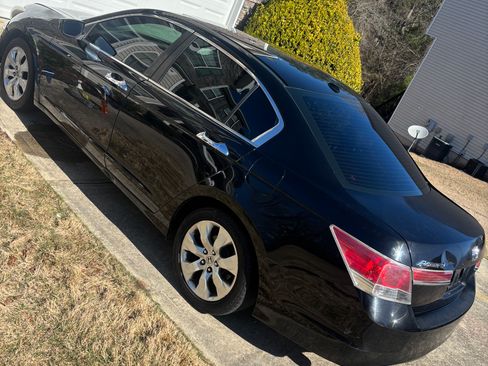 Used 2011 Honda Accord EX-L image 4