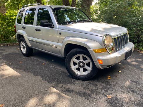 Used 2007 Jeep Liberty Limited AWD/4WD image 15