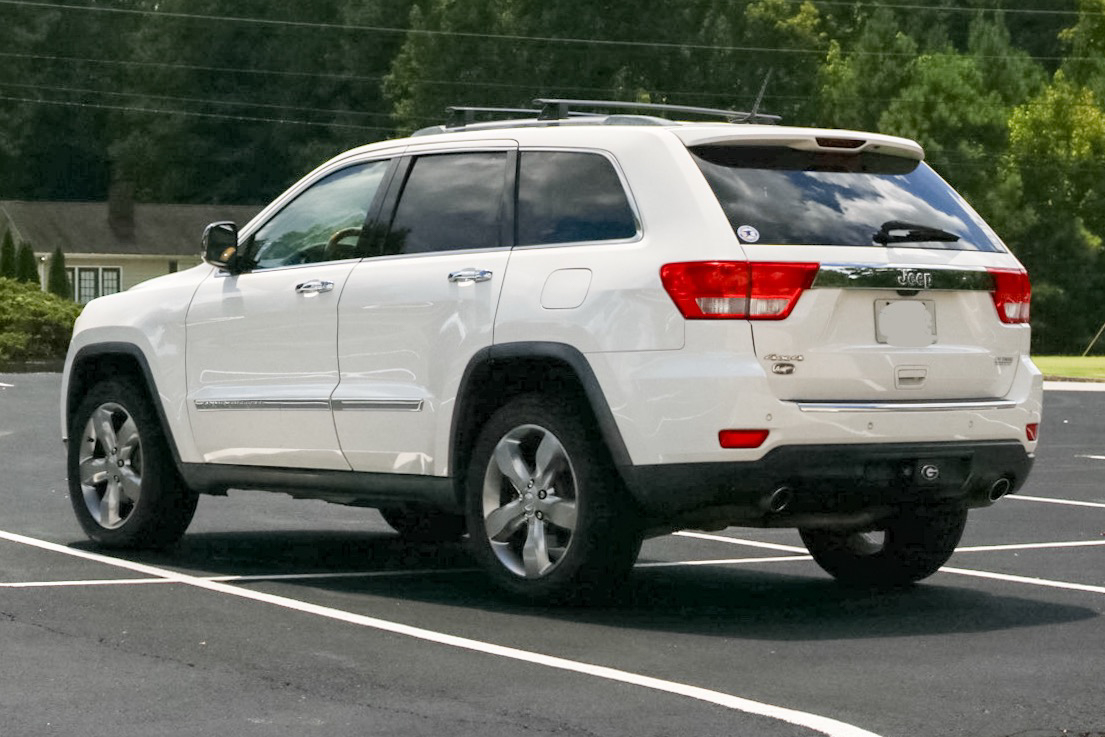 Used 2012 Jeep Grand Cherokee Overland AWD/4WD image 2