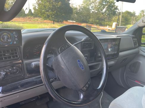 Used 2003 Ford F250 XLT AWD/4WD image 8