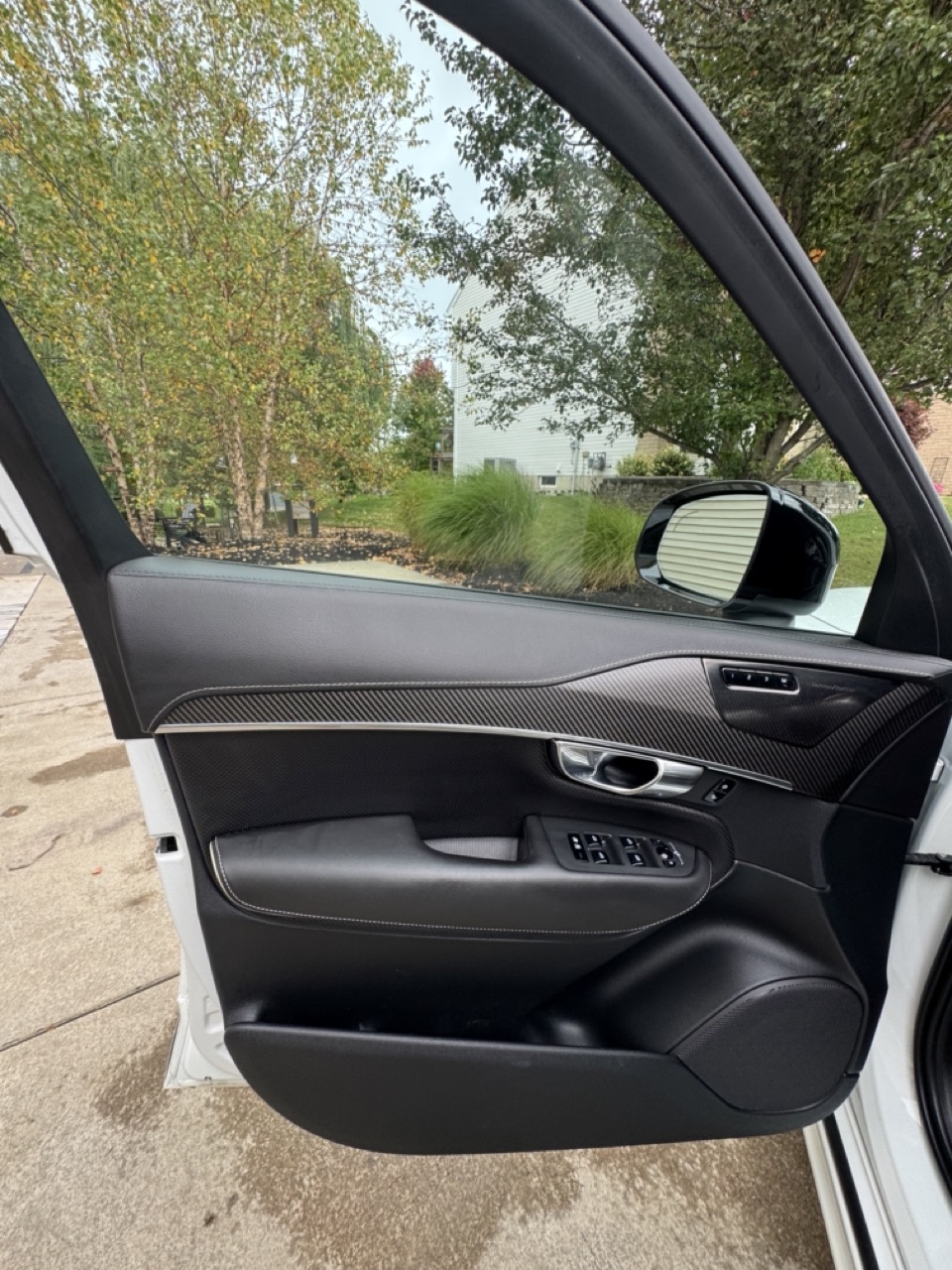 Used 2020 Volvo XC90 T6 R-Design w/ Advanced Package AWD/4WD image 30