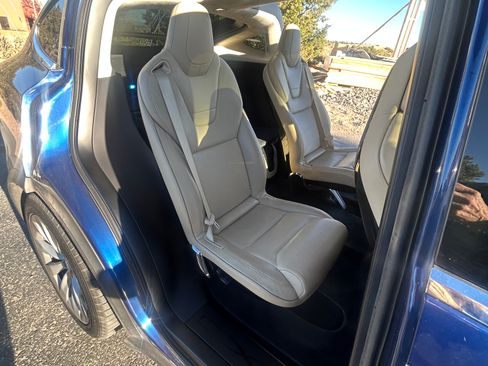 Used 2016 Tesla Model X 90D image 12