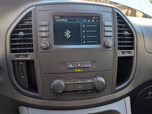 Used 2023 Mercedes-Benz Metris image 14