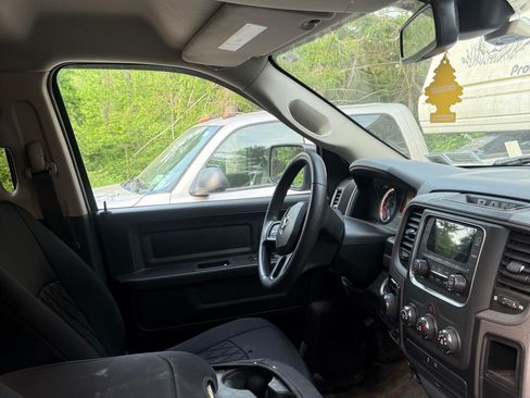 Used 2019 RAM 1500 Express AWD/4WD image 4