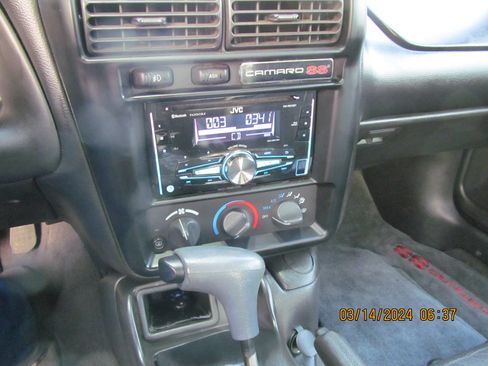 Used 2000 Chevrolet Camaro Z28 w/ SS Performance/Appearance Pkg image 12