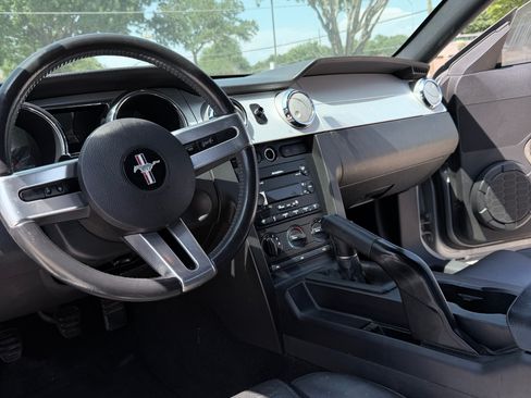 Used 2006 Ford Mustang GT Premium RWD image 6