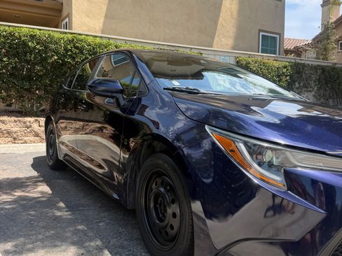 Used 2021 Toyota Corolla LE FWD image 4