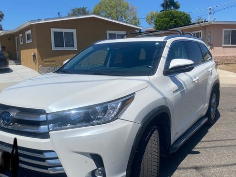 Used 2019 Toyota Highlander Limited Platinum AWD/4WD image 6