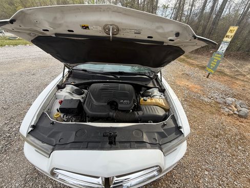 Used 2013 Dodge Charger SE w/ Sport Appearance Group image 18