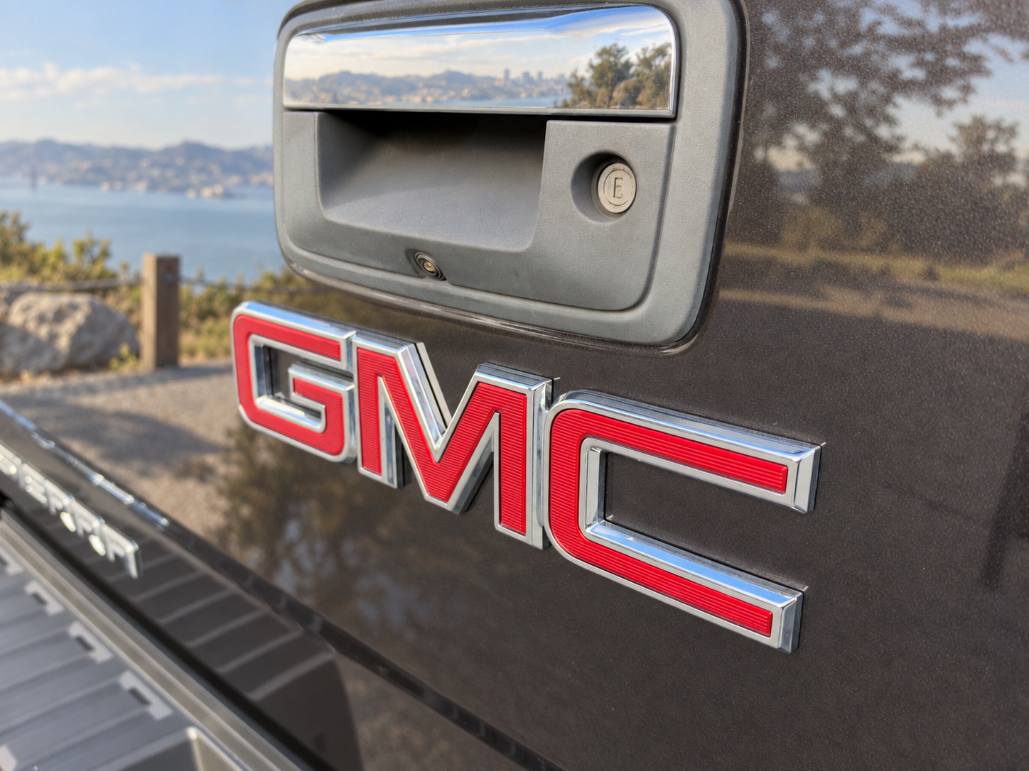 Used 2016 GMC Sierra 2500 Denali w/ Duramax Plus Package AWD/4WD image 13