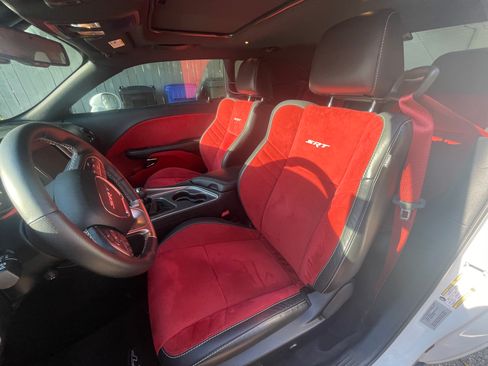 Used 2016 Dodge Challenger SRT Hellcat RWD image 8