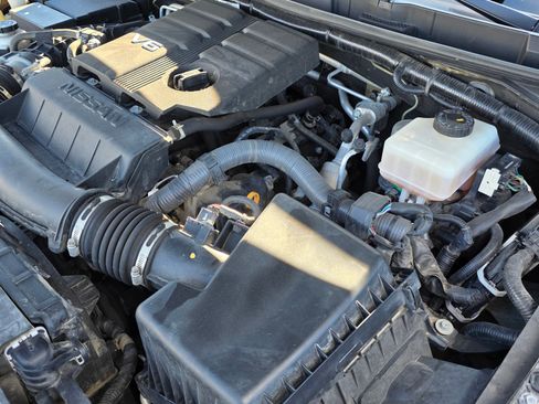 Used 2022 Nissan Frontier SV image 26