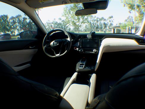 Used 2020 Honda Insight EX image 10