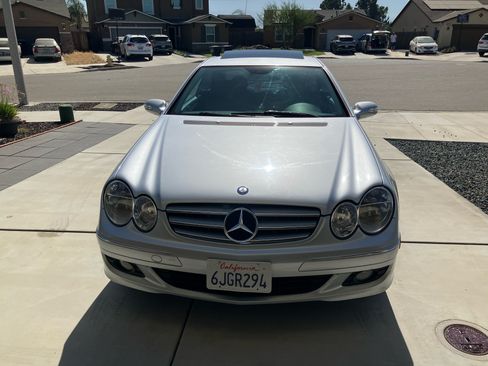 Used 2006 Mercedes-Benz CLK 350 Coupe image 2
