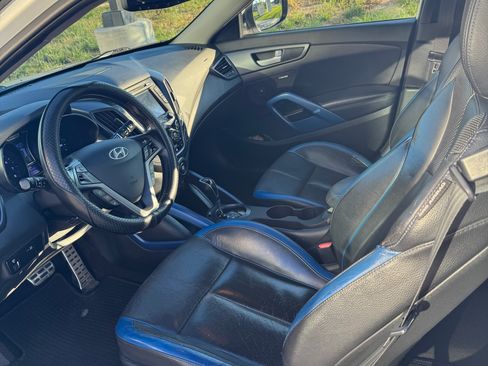 Used 2013 Hyundai Veloster Turbo FWD image 9