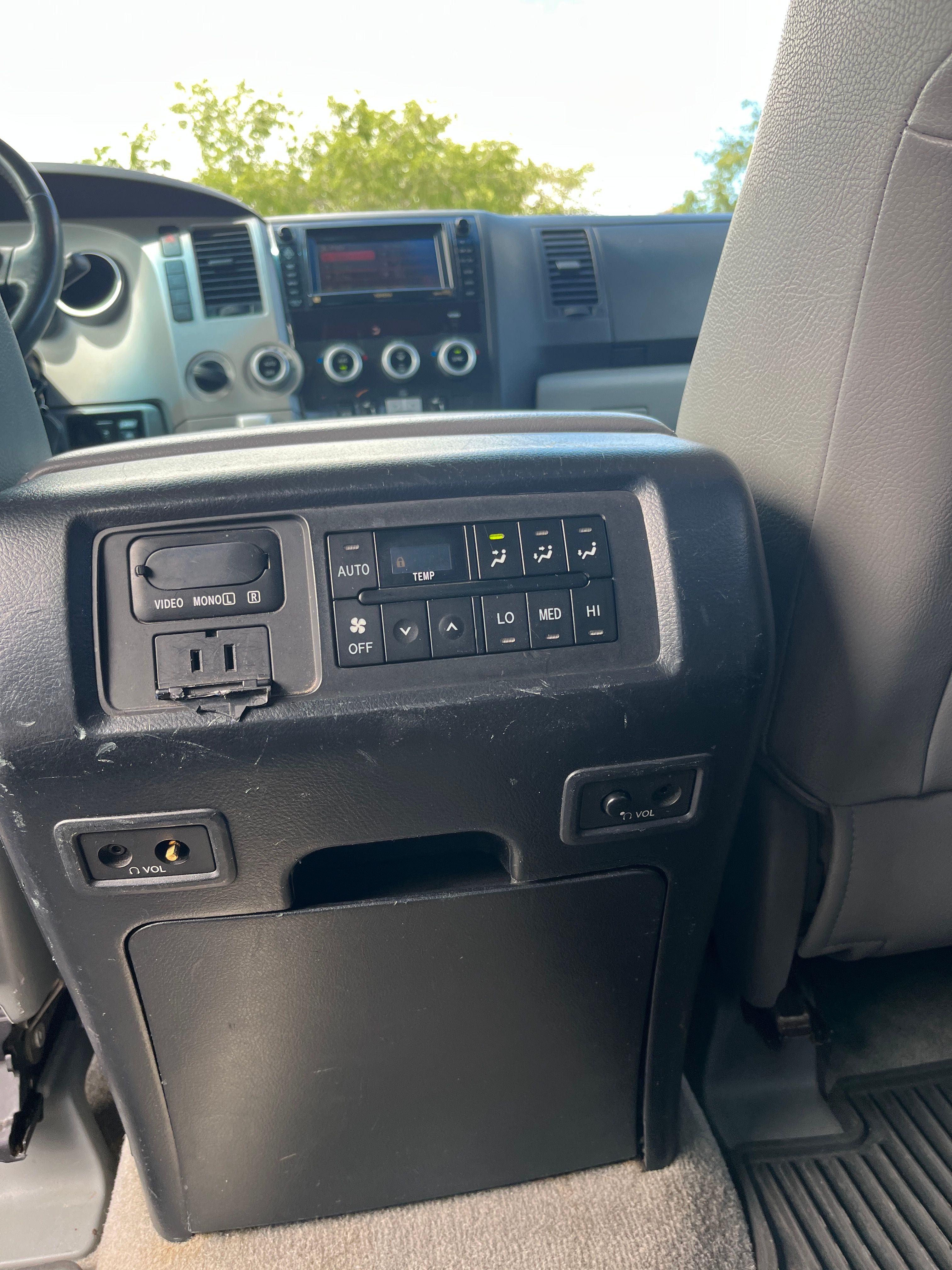 Used 2008 Toyota Sequoia Limited w/ Cold Area Pkg AWD/4WD image 22