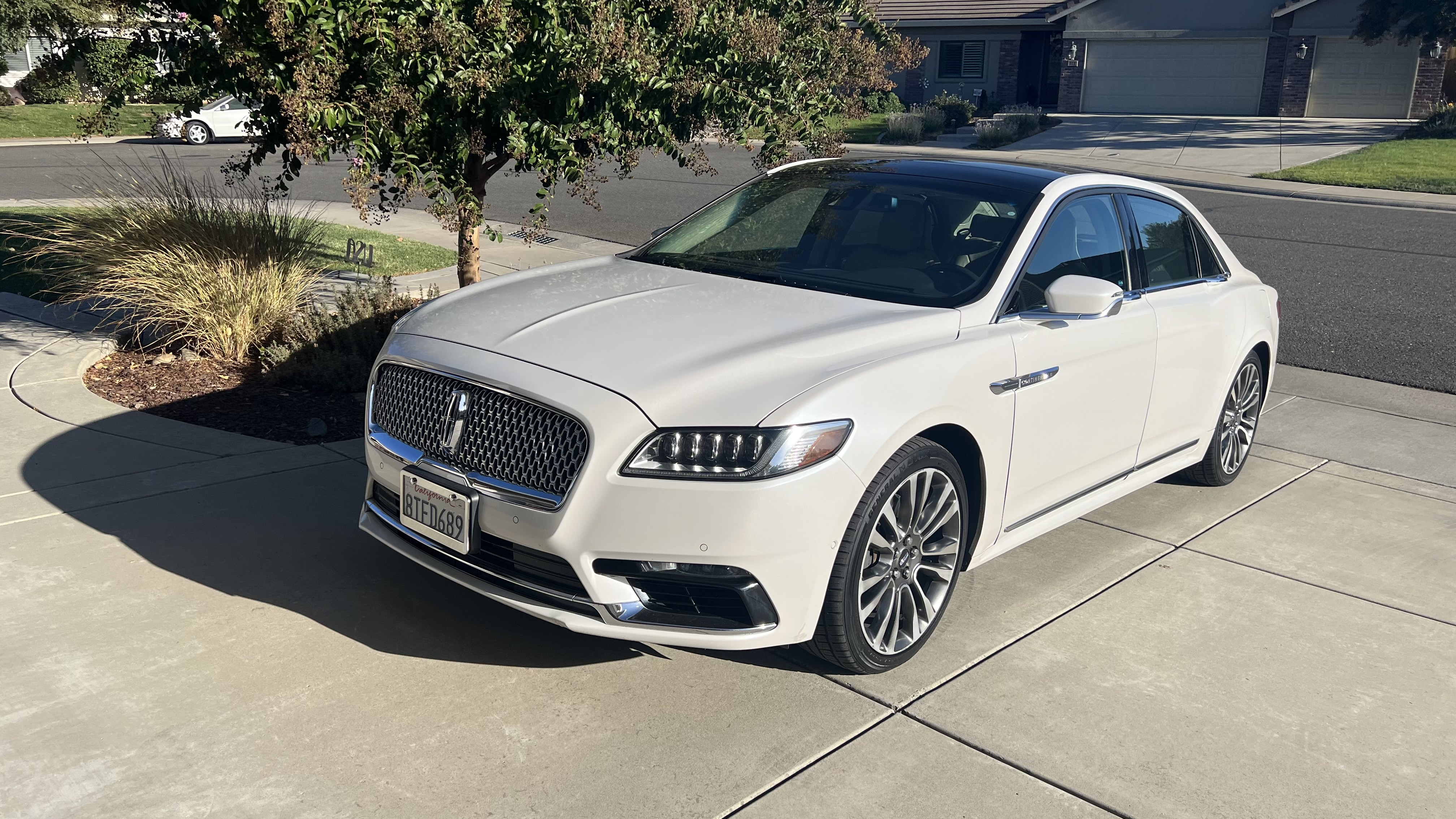 Used 2017 Lincoln Continental Reserve w/ Luxury Package AWD/4WD image 1