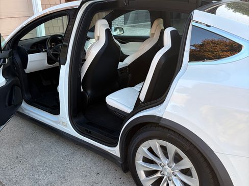 Used 2018 Tesla Model X 100D AWD/4WD image 6