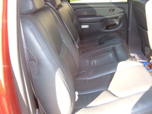 Used 2003 Chevrolet Avalanche 4x4 w/ Suspension Package, Off-Road image 13