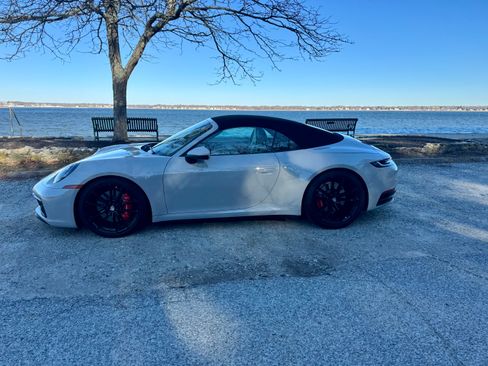 Used 2023 Porsche 911 Carrera 4S image 4
