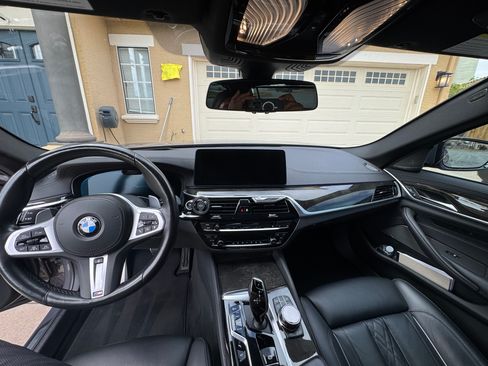 Used 2022 BMW M550i xDrive w/ Executive Package AWD/4WD image 10