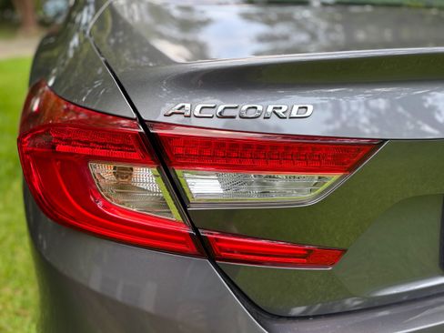 Used 2020 Honda Accord Touring image 17
