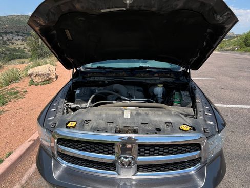 Used 2019 RAM 1500 Classic SLT AWD/4WD image 21
