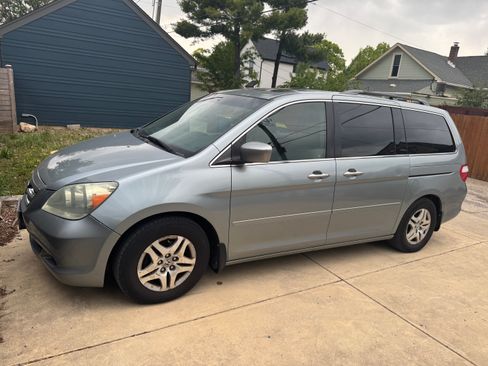 Used 2005 Honda Odyssey EX-L image 2