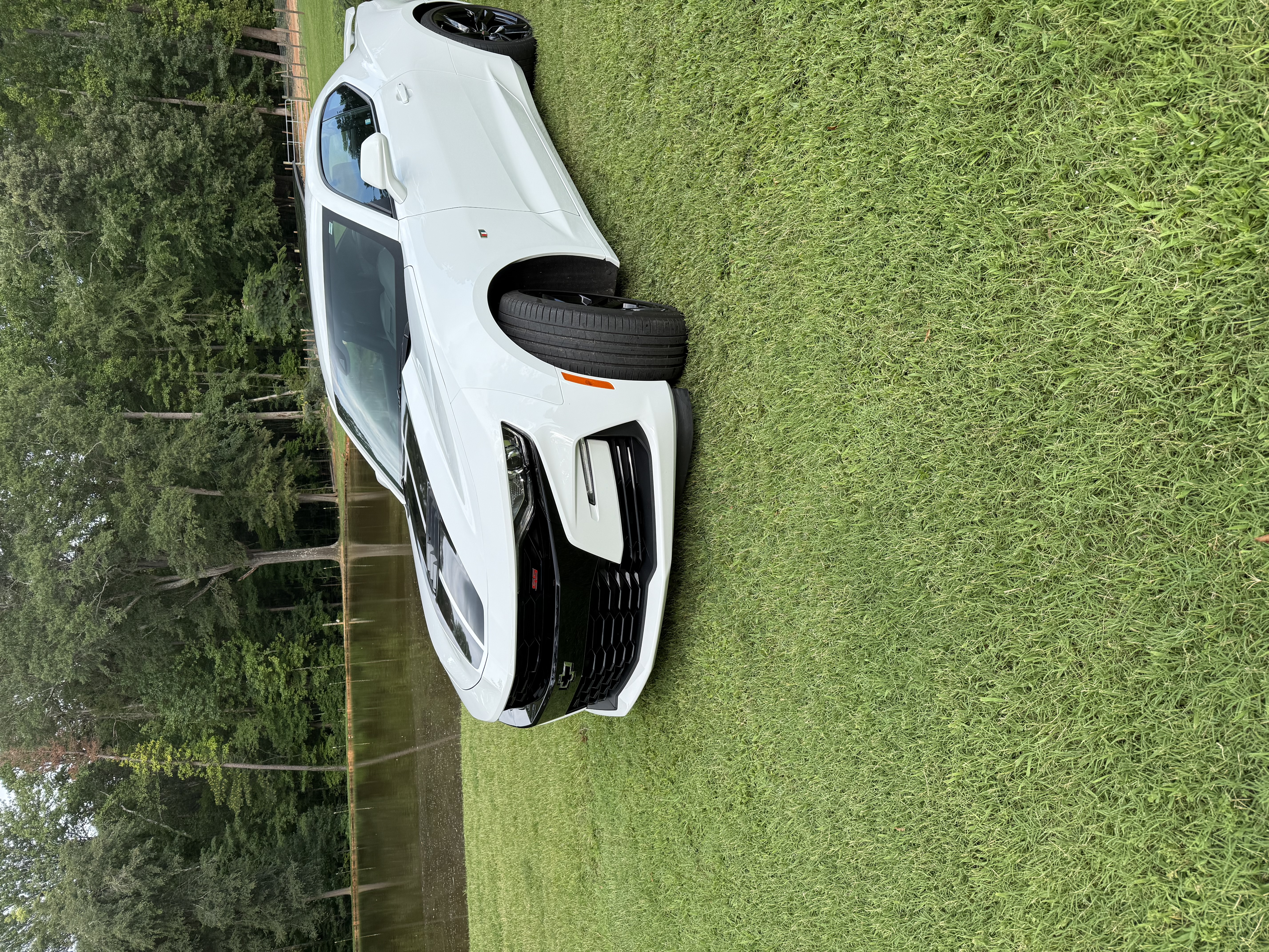 Used 2019 Chevrolet Camaro SS RWD image 2