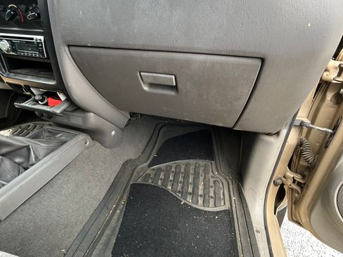 Used 2001 Toyota Tacoma 4x4 Xtracab V6 image 15