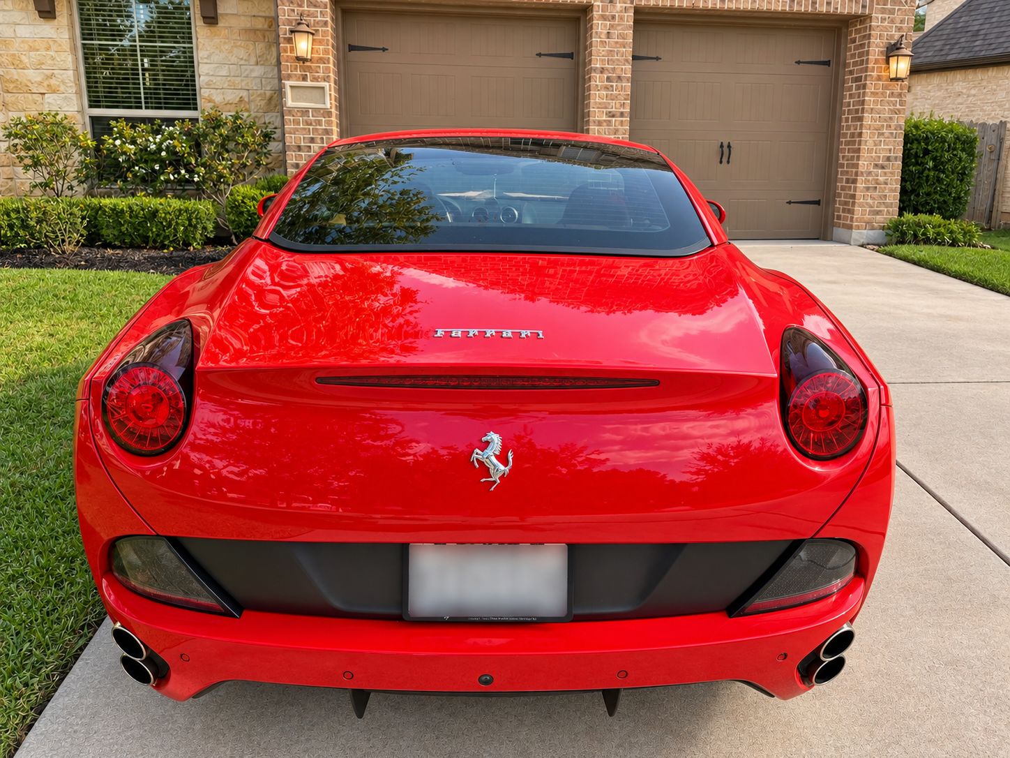 Used 2012 Ferrari California RWD image 16