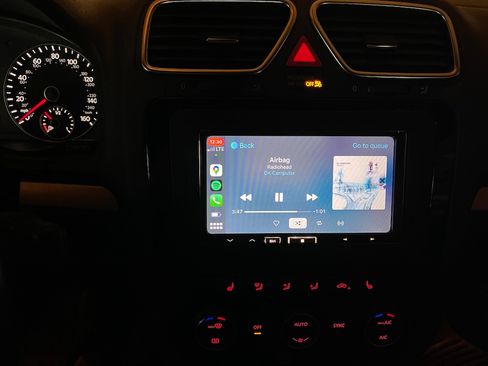 Used 2015 Volkswagen Eos Final Edition image 25