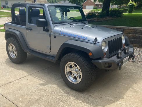 Used 2013 Jeep Wrangler Sport AWD/4WD image 5