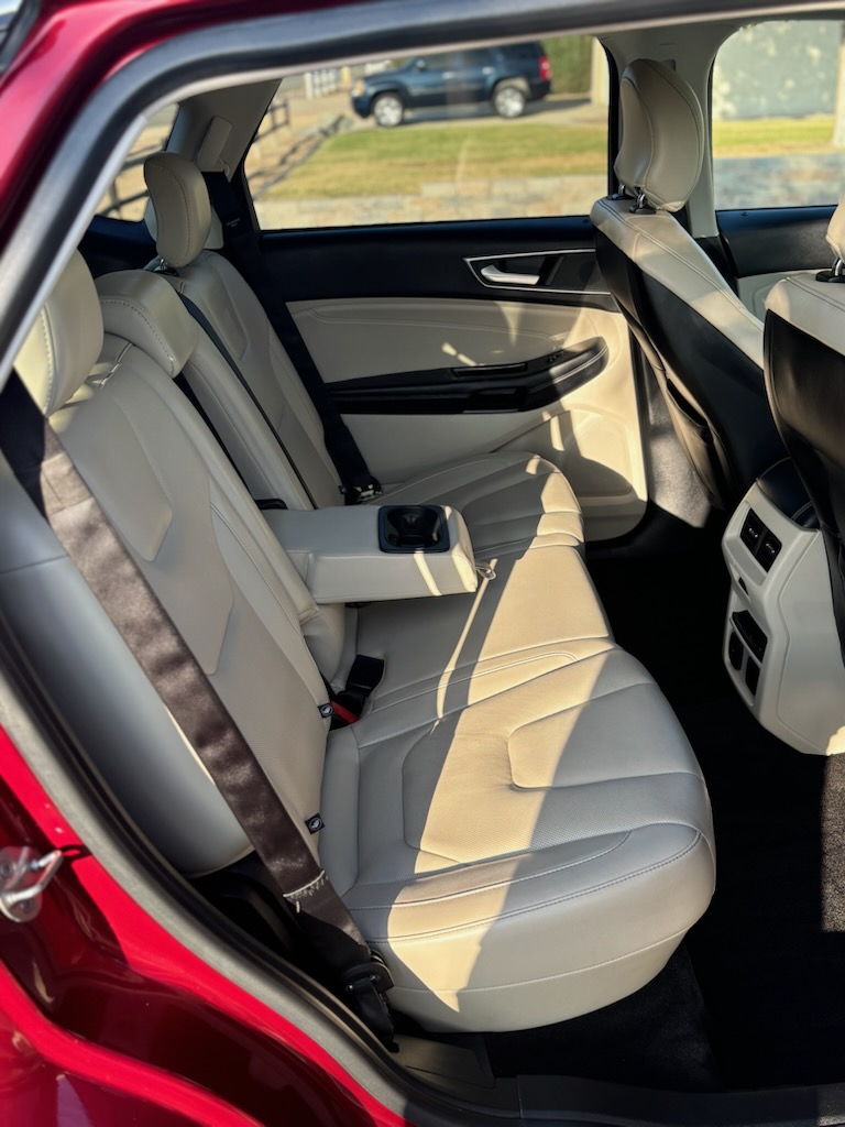 Used 2018 Ford Edge Titanium w/ Equipment Group 302A FWD image 16