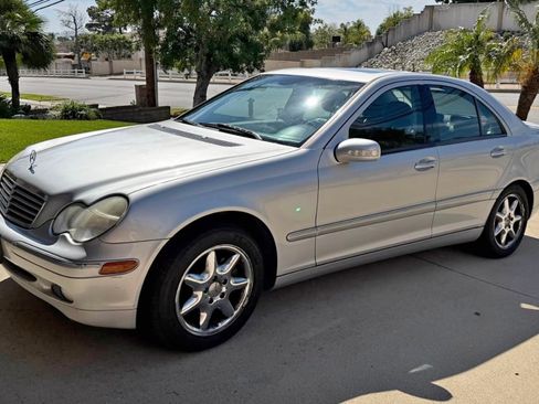 Used 2004 Mercedes-Benz C 320 Sedan image 1