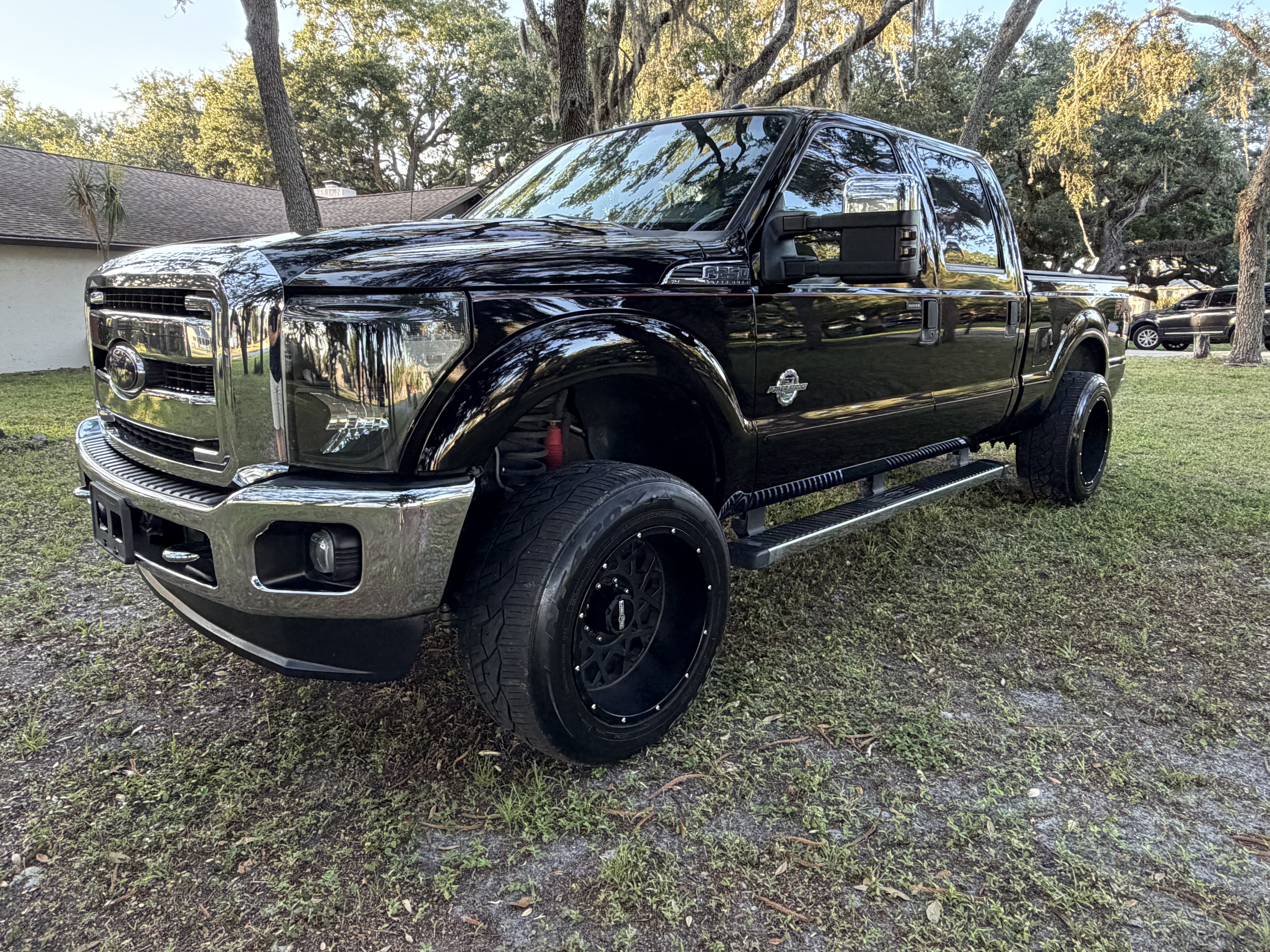 Used 2016 Ford F250 XLT w/ XLT Premium Package AWD/4WD image 8