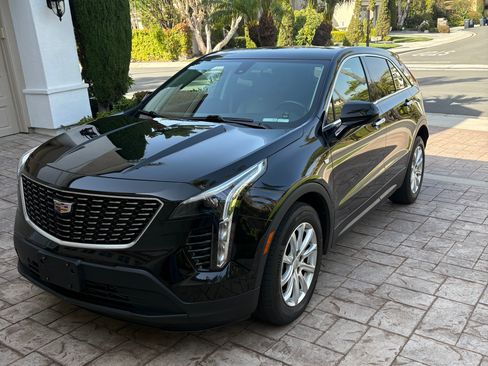 Used 2019 Cadillac XT4 Luxury FWD image 1