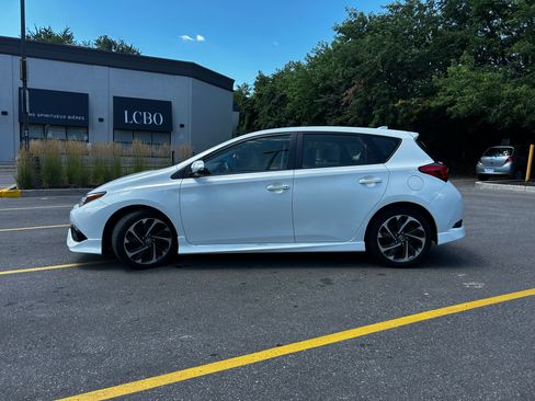 Used 2017 Toyota Corolla iM w/ Carpet Mat Package FWD image 5