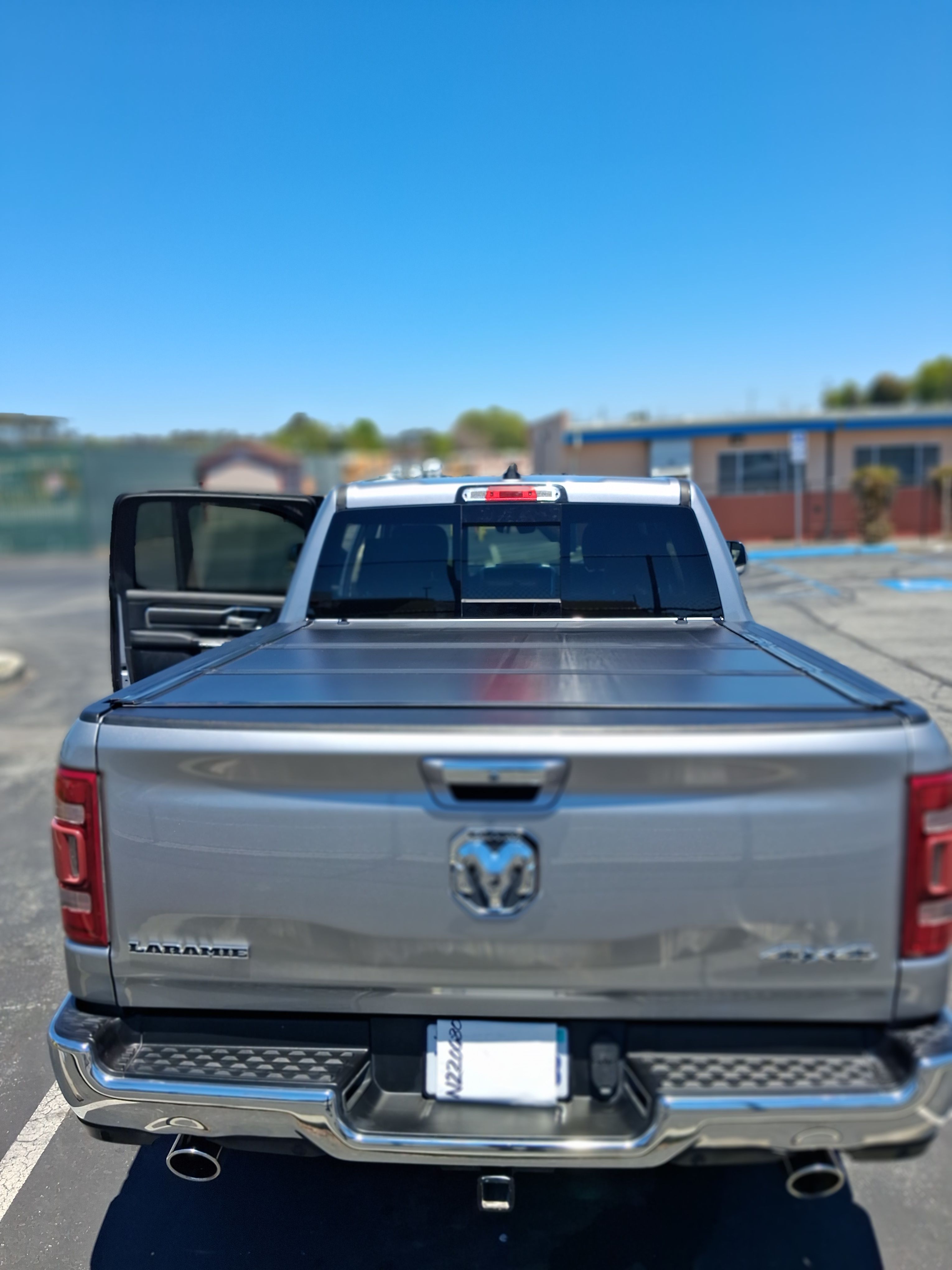 Used 2022 RAM 1500 Laramie AWD/4WD image 8
