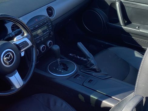 Used 2011 MAZDA MX-5 Miata Sport image 6