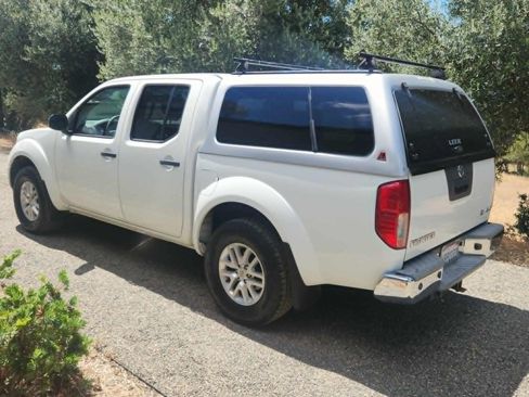 Used 2017 Nissan Frontier SV w/ SV Value Truck Package AWD/4WD image 1
