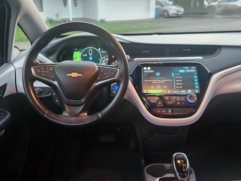 Used 2017 Chevrolet Bolt Premier w/ Driver Confidence II Package image 11