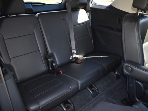 Used 2020 Chevrolet Traverse LT w/ LPO, Blackout Package image 15