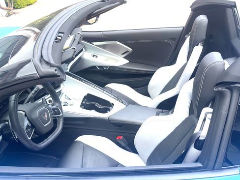Used 2021 Chevrolet Corvette Stingray Preferred Conv w/ Z51 Performance Package RWD image 8