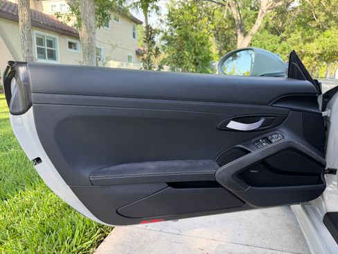 Used 2020 Porsche 718 Cayman GT4 RWD image 20