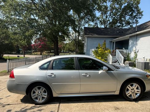 Used 2016 Chevrolet Impala LT FWD image 4