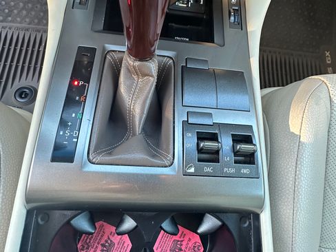 Used 2017 Lexus GX 460 image 20